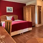 Lothar-mai-haus Hotell 4*