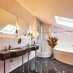 Lothar-mai-haus Hotell