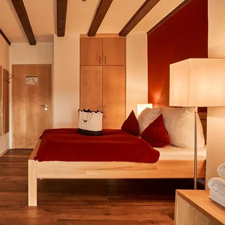 Lothar-mai-haus 호텔 호프비에버