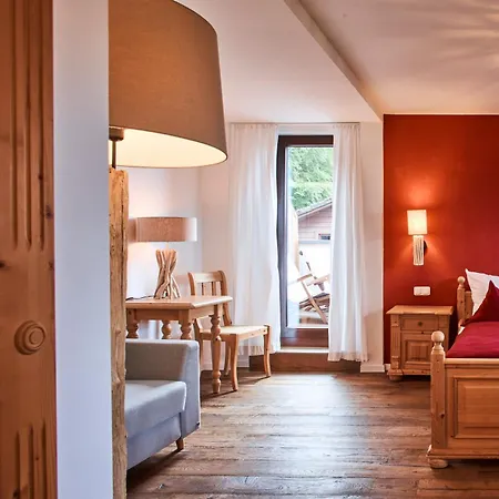 Lothar-mai-haus 호텔 호프비에버